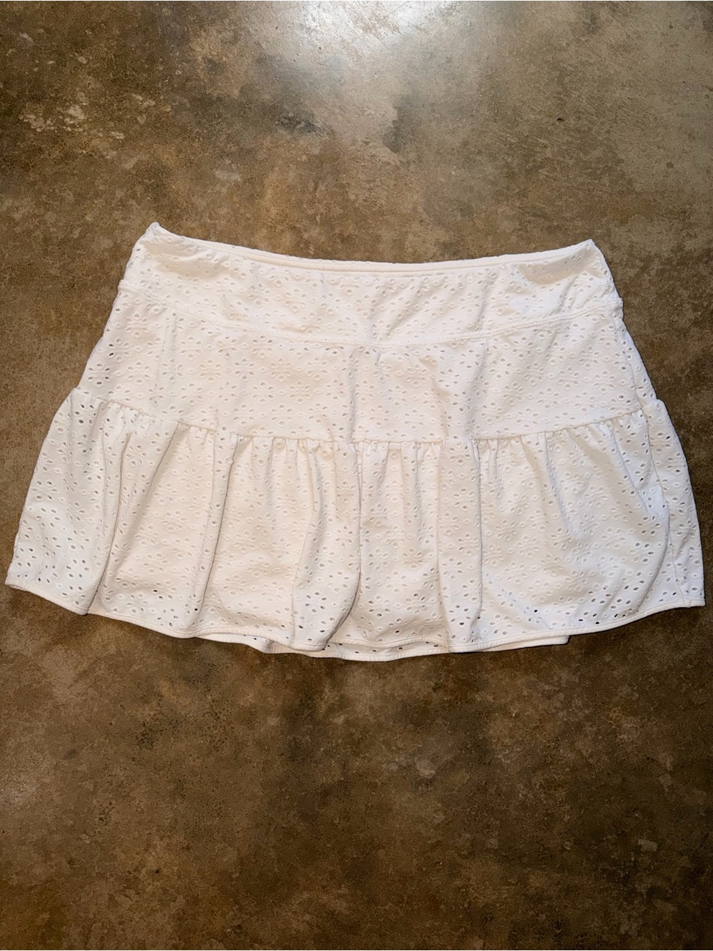 Lilly Pulitzer White Eyelet Ruffle Hem Skort XL